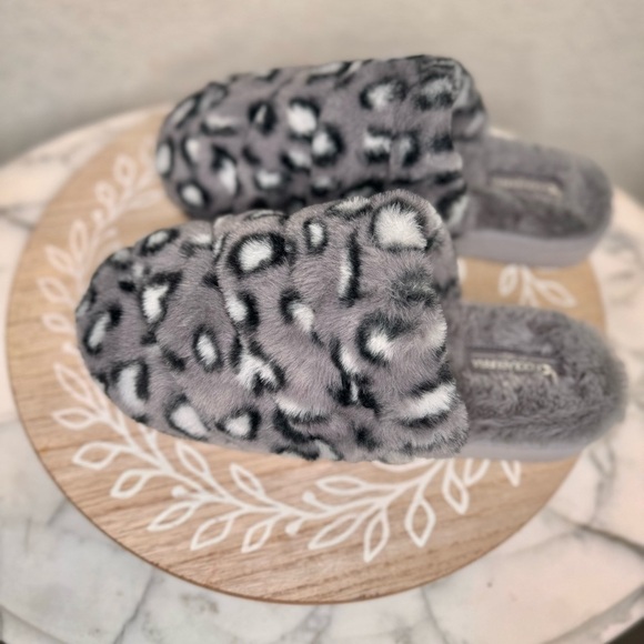 UGG by koolaburra NIB Slippers grey & black animal print,leopard Slide in Size 9 - Picture 4 of 8